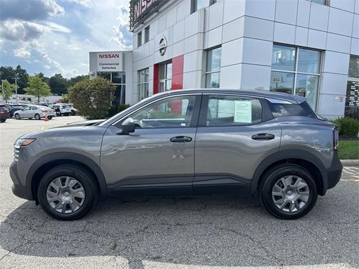 2025 Nissan Kicks S