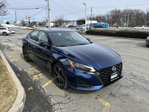 Deep Blue Pearl 2023 Nissan Altima 2.5 SR