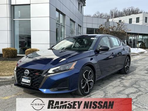 Deep Blue Pearl 2023 Nissan Altima 2.5 SR