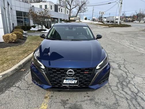 Deep Blue Pearl 2023 Nissan Altima 2.5 SR