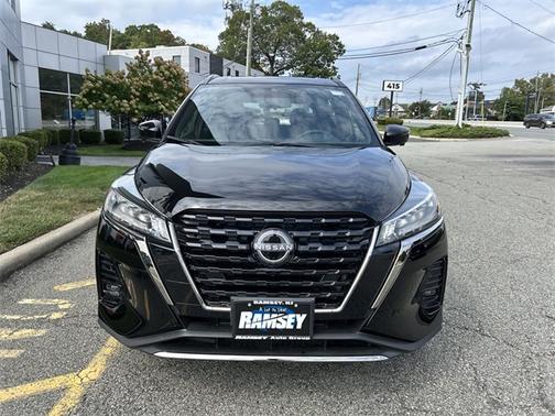 2024 Nissan Kicks SR
