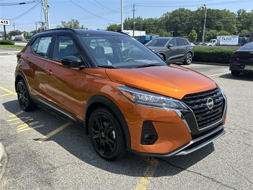 2024 Nissan Kicks SR