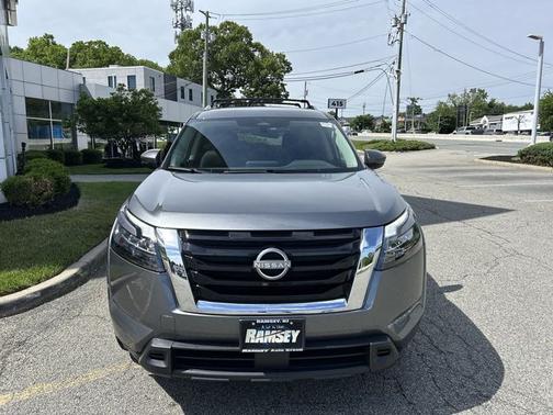 Gun Metallic 2025 Nissan Pathfinder SV