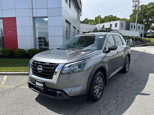 Gun Metallic 2025 Nissan Pathfinder SV