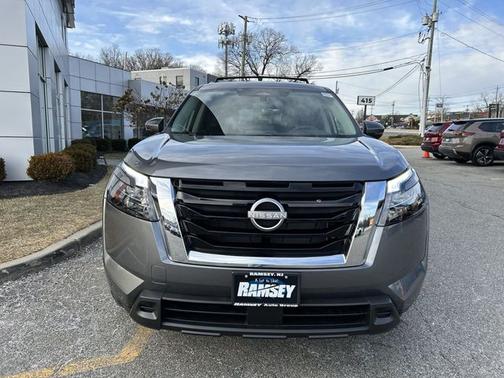 Gun Metallic 2025 Nissan Pathfinder SV