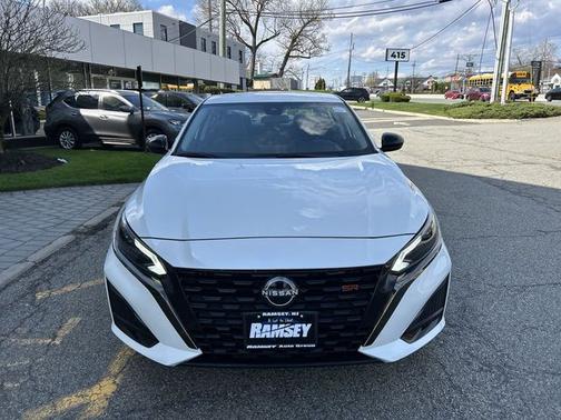 White 2023 Nissan Altima 2.5 SR