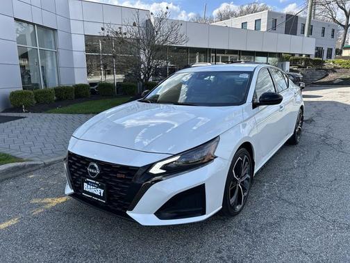 White 2023 Nissan Altima 2.5 SR