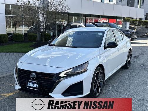 White 2023 Nissan Altima 2.5 SR