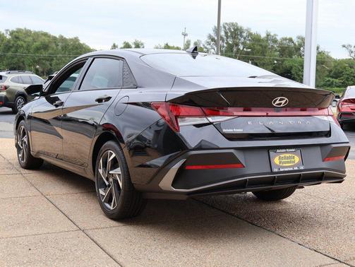 Abyss Black 2025 Hyundai ELANTRA Sport