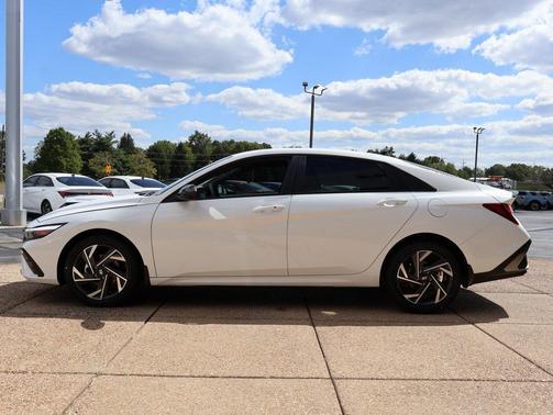 2025 Hyundai ELANTRA Sport