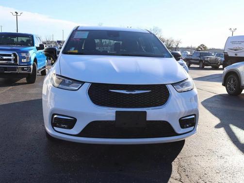 2026 Chrysler Pacifica L