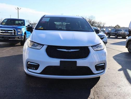 2026 Chrysler Pacifica L