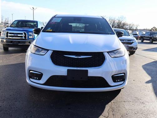 2026 Chrysler Pacifica L