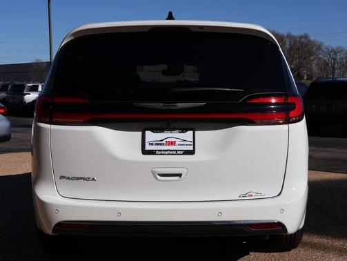 2026 Chrysler Pacifica L