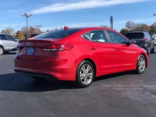 Photo 4 of 24 of 2018 Hyundai Elantra SEL