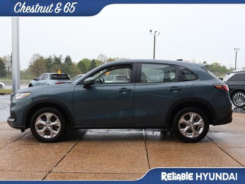 Urban Gray Pearl 2025 Honda HR-V LX