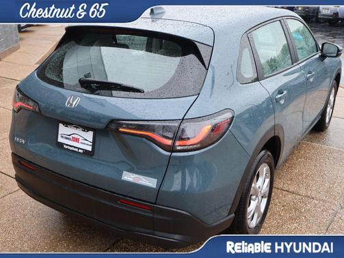 Urban Gray Pearl 2025 Honda HR-V LX