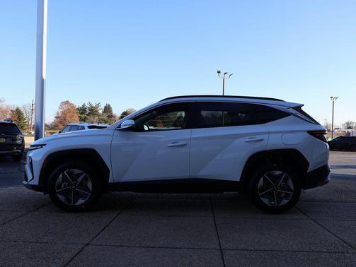 Serenity White Pearl 2026 Hyundai TUCSON SEL Premium