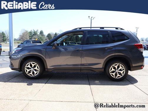 Magnetite Gray Metallic 2023 Subaru Forester Premium