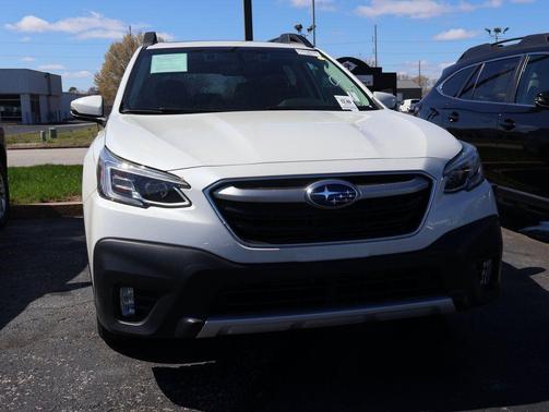 Crystal White Pearl 2021 Subaru Outback Limited