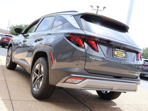 Ecotronic Gray 2026 Hyundai TUCSON SEL