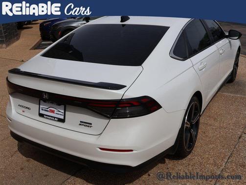 Platinum White Pearl 2023 Honda Accord Hybrid Sport