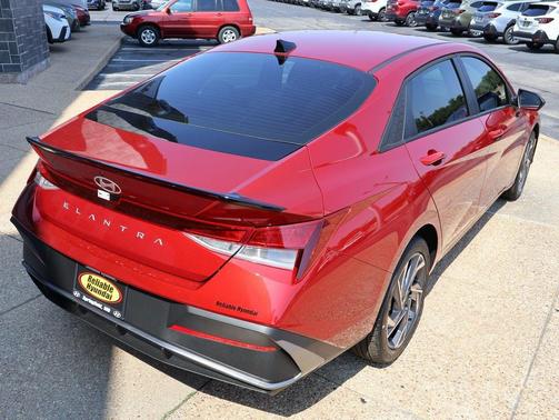 2025 Hyundai ELANTRA Sport