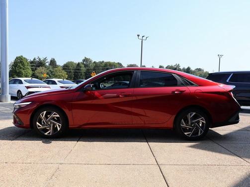 2025 Hyundai ELANTRA Sport