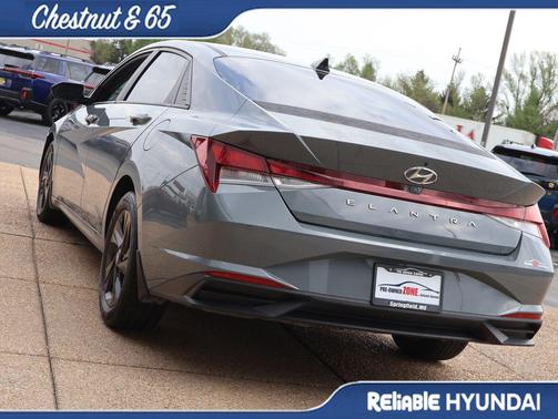 Electric Shadow 2022 Hyundai ELANTRA SEL