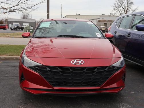 2022 Hyundai ELANTRA SEL