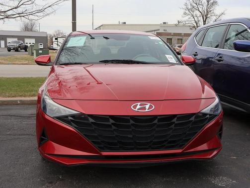 2022 Hyundai ELANTRA SEL