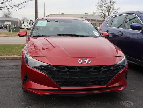 2022 Hyundai ELANTRA SEL