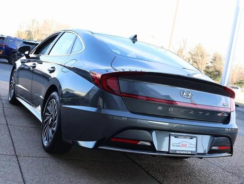 2023 Hyundai SONATA Hybrid SE