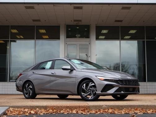 2024 Hyundai ELANTRA Limited