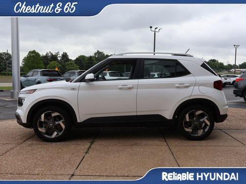 Lunar White 2023 Hyundai VENUE SEL
