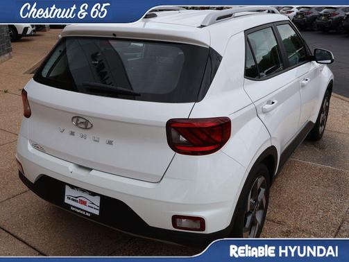 Lunar White 2023 Hyundai VENUE SEL