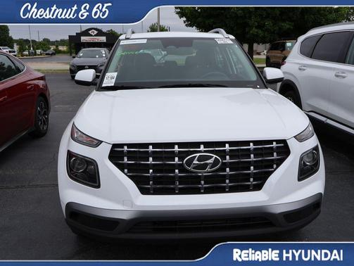 Lunar White 2023 Hyundai VENUE SEL
