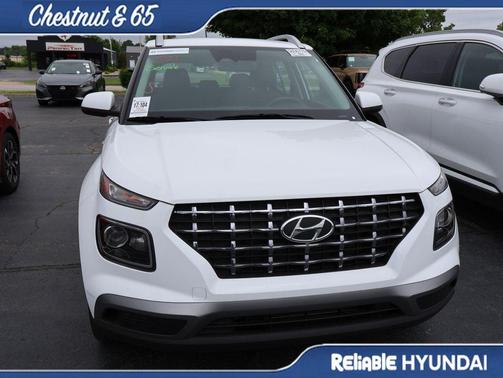 Lunar White 2023 Hyundai VENUE SEL