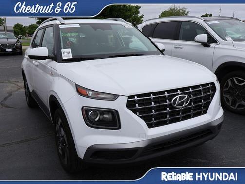 Lunar White 2023 Hyundai VENUE SEL
