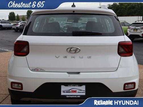 Lunar White 2023 Hyundai VENUE SEL