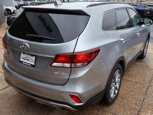 2018 Hyundai SANTA FE SE