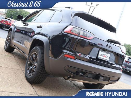 Diamond Black Crystal Pearlcoat 2022 Jeep Cherokee X 4x4