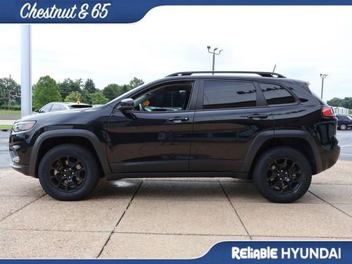 Diamond Black Crystal Pearlcoat 2022 Jeep Cherokee X 4x4
