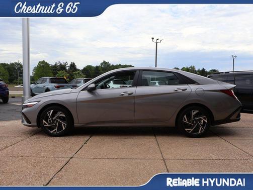 Fluid Metal 2024 Hyundai ELANTRA Limited
