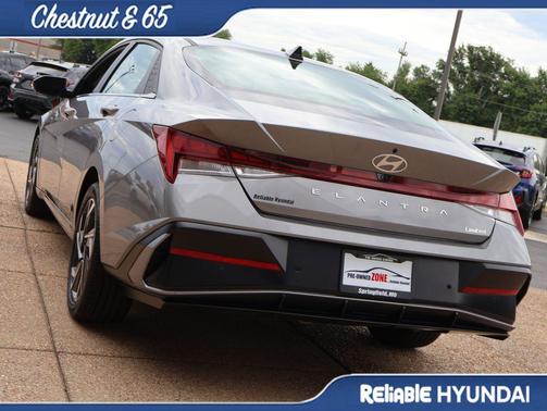 Fluid Metal 2024 Hyundai ELANTRA Limited