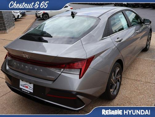 Fluid Metal 2024 Hyundai ELANTRA Limited