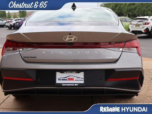 Fluid Metal 2024 Hyundai ELANTRA Limited