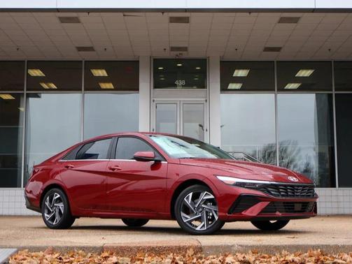 2025 Hyundai ELANTRA Limited