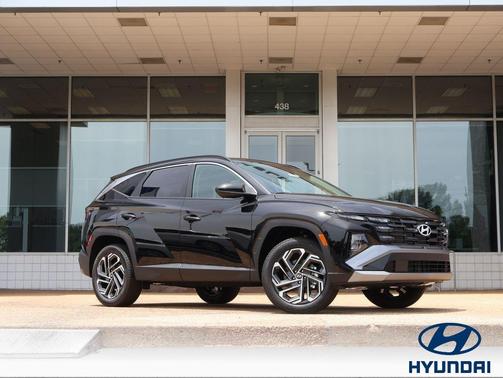 Phantom Black 2026 Hyundai TUCSON SEL Plus