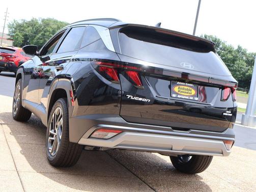 Phantom Black 2026 Hyundai TUCSON SEL Plus